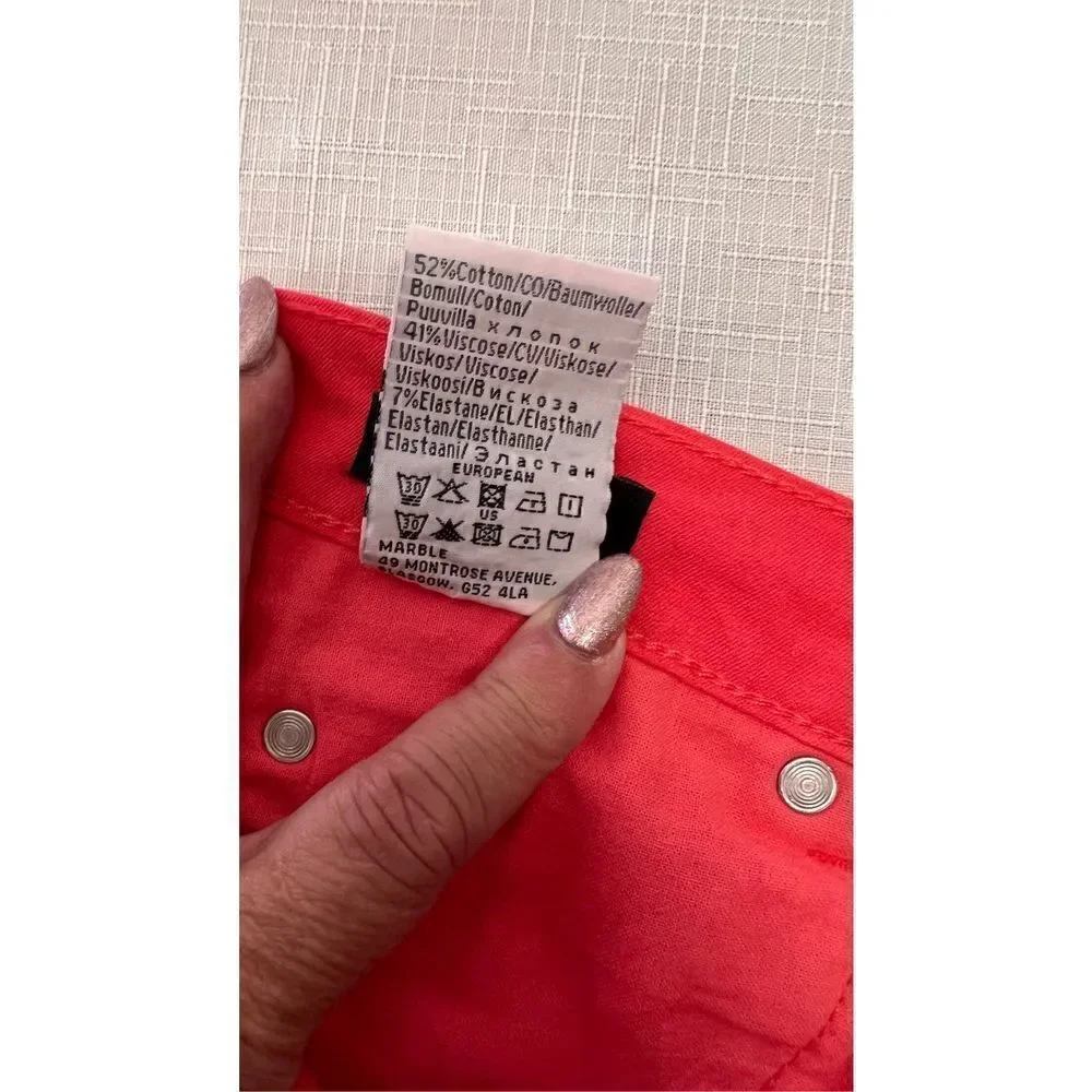 Marble Women's Mid Rise Capri Pants Dark Wash Stretch Casual Red Size 12